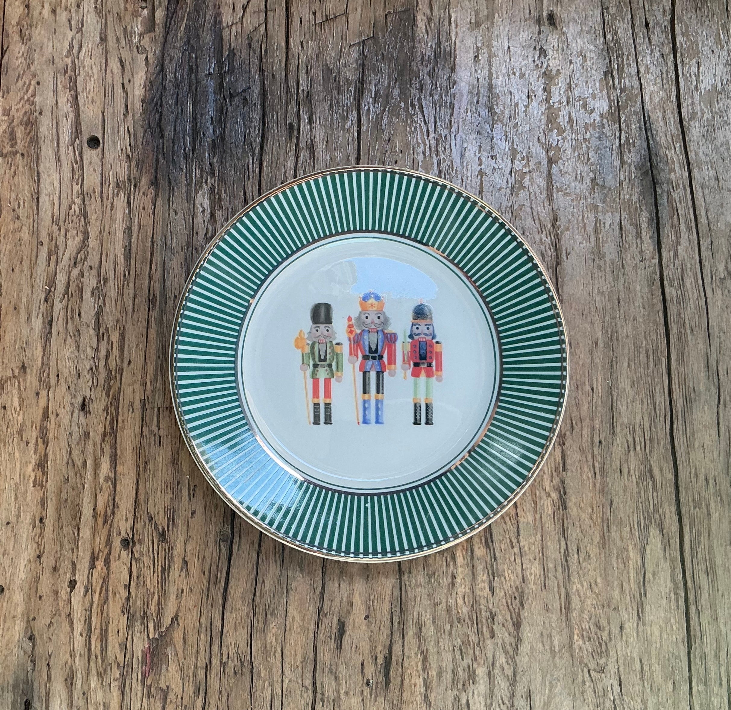 Cakeplate 15.5cm with Nutcracker design - green