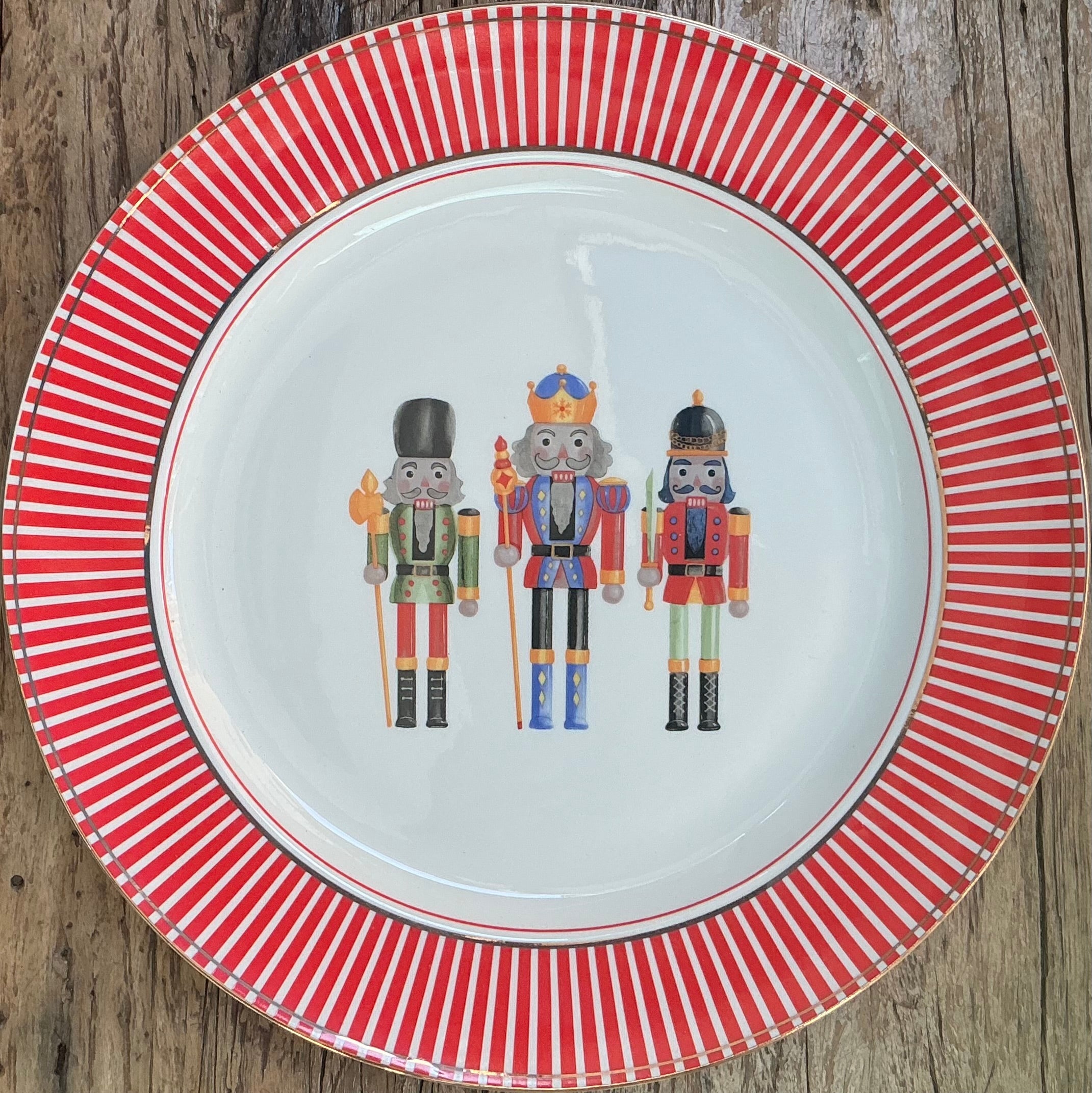 Dinnerplate 27cm with Nutcracker design - red